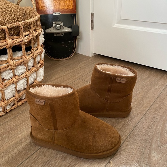 Minne Tonka Ugg’s - Picture 2 of 3